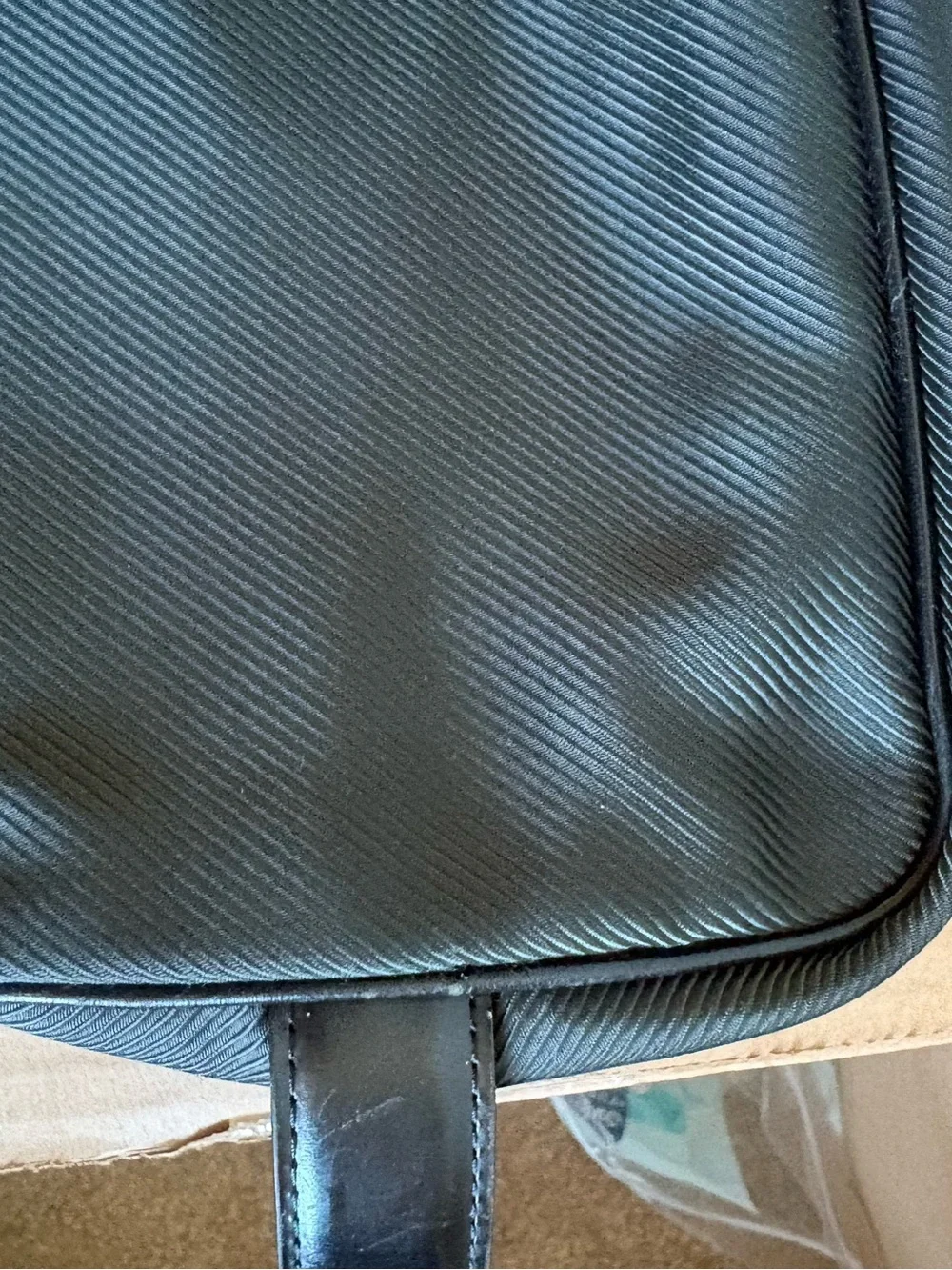 Auth Louis Vuitton Toiletry Bag unisex